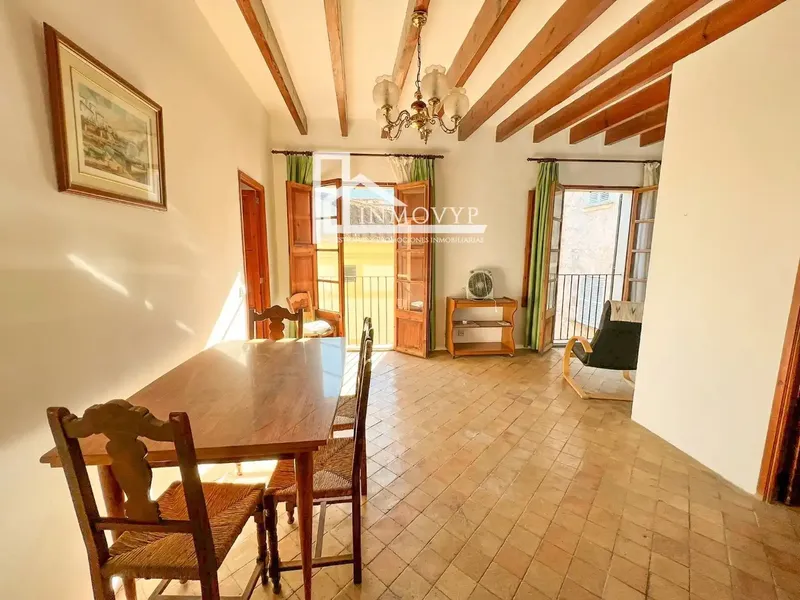 InmoVYP is pleased to offer this wonderful property in the heart of Pollença, just steps from the main square with its — photo 2