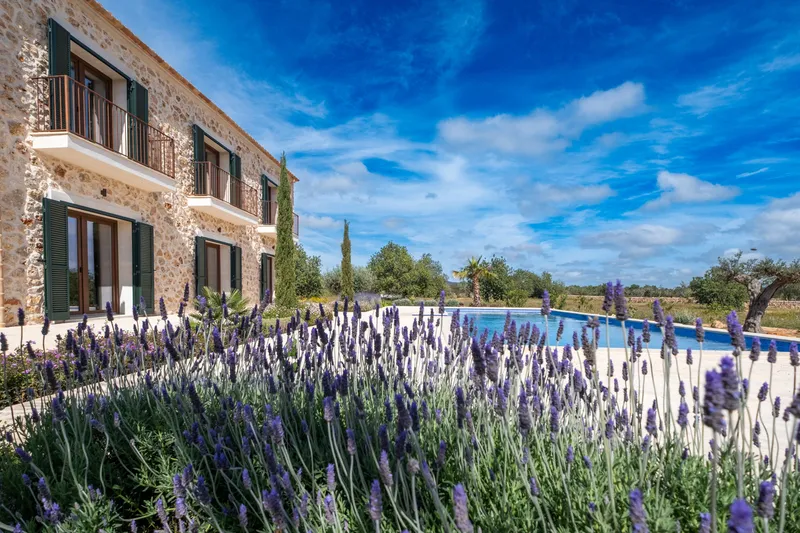 Luxurious newly built finca in Llucmajor for rent — photo 1