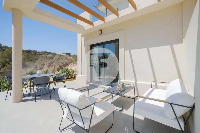 Property in Cala Romàntica with private pool and community services — photo 1
