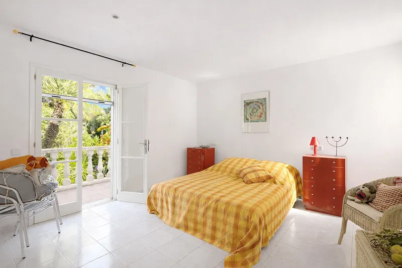 Villa with garden and pool in Costa de la Calma Mas — photo 4
