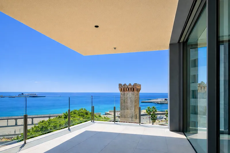 Modern Apartment with Panoramic Sea Views on the First Line of the Paseo Marítimo, Palma Mas — photo 1