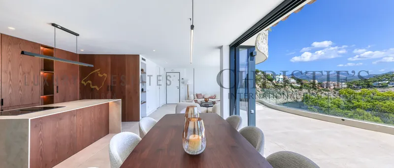 Modern ocean-view apartment in Puerto de Andratx on the waterfront — photo 3