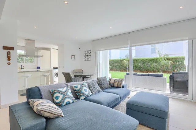 Modern three-bedroom coastal villa with sun-drenched terraces for sale in Sa Ràpita — photo 2