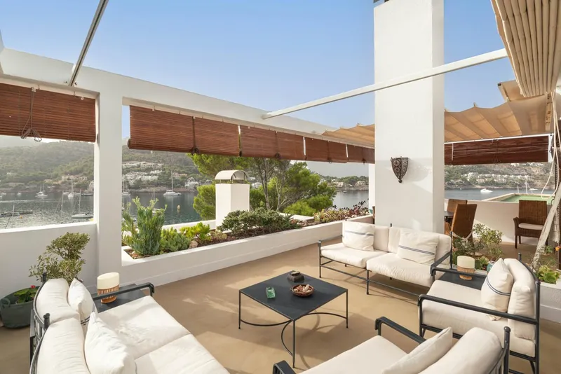 Mediterranean Penthouse with Sea Views — photo 1
