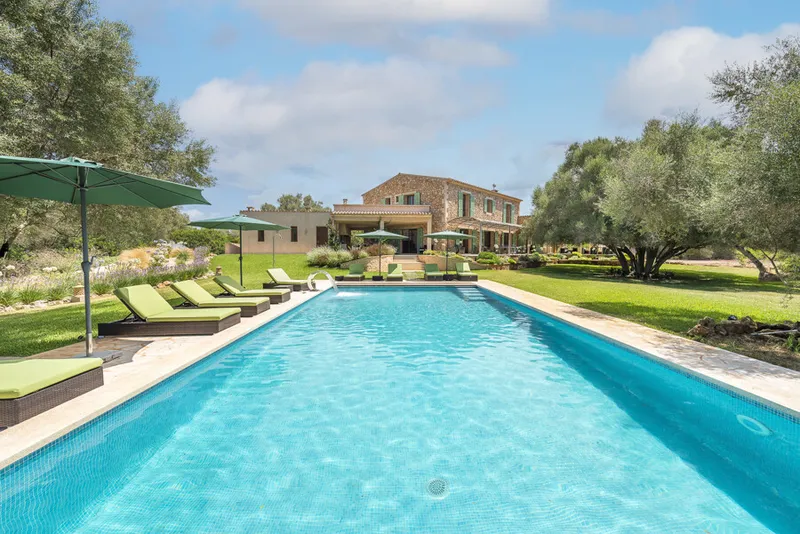 Co-Ownership Opportunity - 1/8 Share: Luxurious Villa with Holiday Rental Licence — photo 2