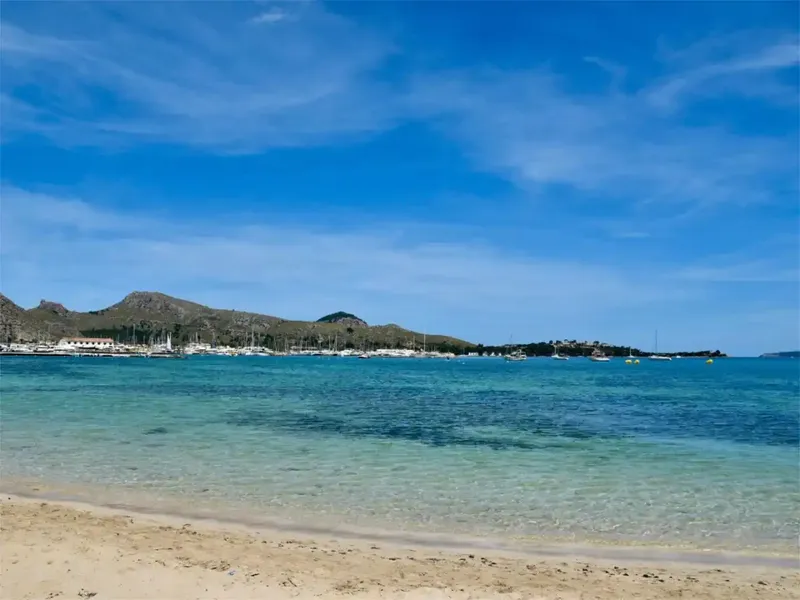 Ubicado en la tranquila zona de Es Pinareten Puerto Pollensa, este apartamento en venta ofrece un espacio acogedor y funcional. Totalmente a — photo 8
