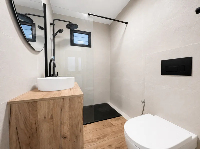 Elegant renovated apartment with terrace in the heart of Santa Catalina, Palma — photo 11