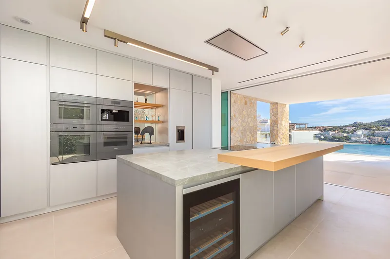 Spectacular villa in an elevated panoramic location — photo 6