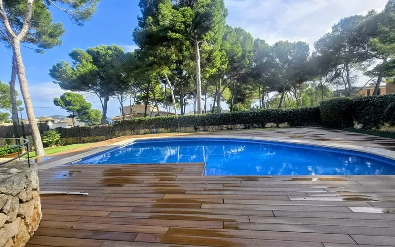 Villa, 1,600 m² plot, 800 m² living space — photo 8