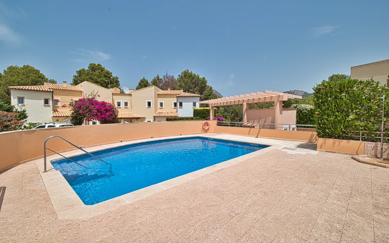 Townhouse on the golf course in Camp de Mar, just a few minutes' walk from the beach — photo 12