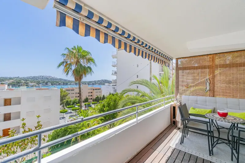 We present this fantastic home located in Santa Ponça, one of the most sought-after areas in southwest Mallorca, known for its — photo 1