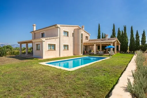 Algaida, impressive finca with large plot and agricultural possibilities — photo 1