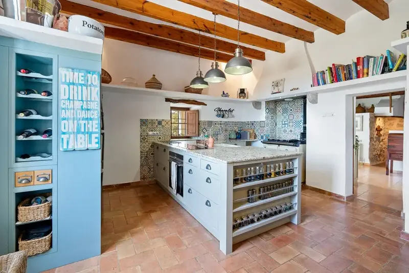 Exceptional historic country house on the edge of Galilea — photo 11