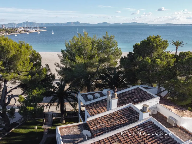 Apartment by the Sea with Terrace and Views in Port d’Alcúdia — photo 1