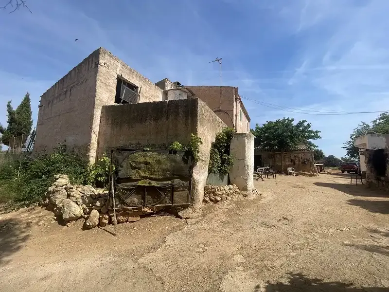 Old farmhouse for total renovation — photo 8