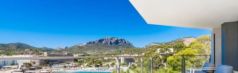 Beachfront Modern Luxury Villa with Spectacular Views in Camp de Mar — photo 3
