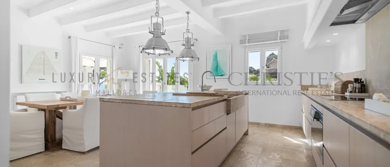 Mediterranean-style villa in Port Andratx with ocean views, designed in the beach house style — photo 5