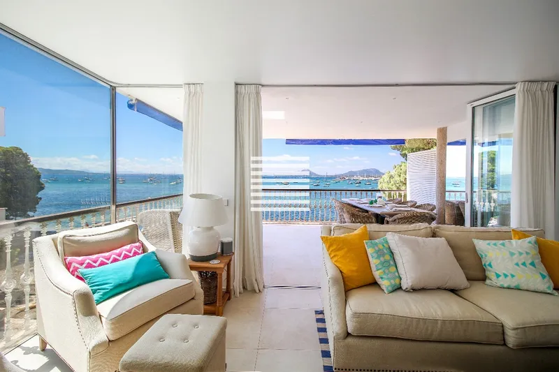 Spectacular frontline sea view apartment located in one of the most sought-after locations in Puerto Pollensa — photo 3