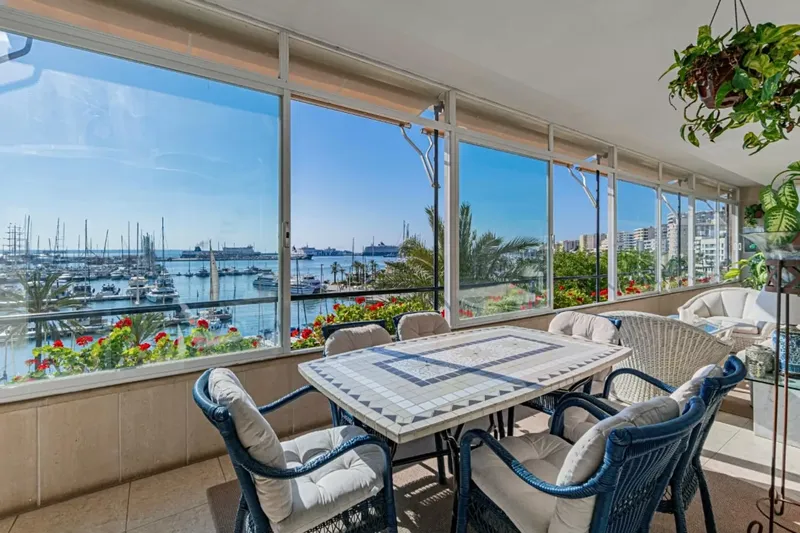 5-bedroom flat in Palma with terrace and cathedral views — photo 1
