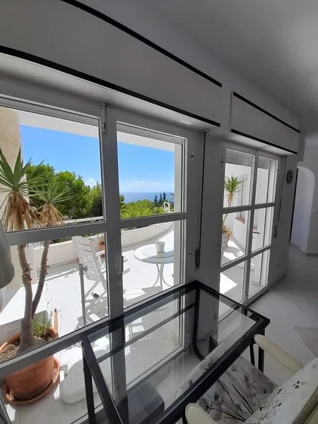Exclusive apartment with sea view — photo 6