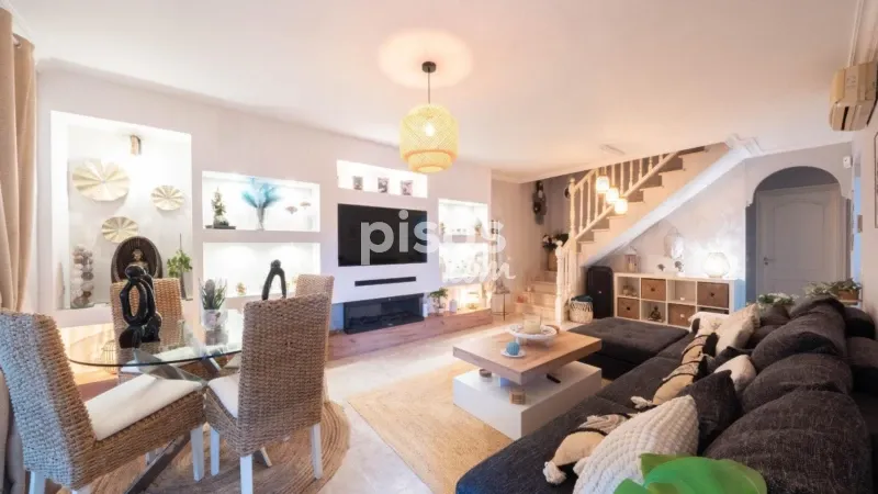 Townhouse on Carrer de Can Caragol Nou — photo 5