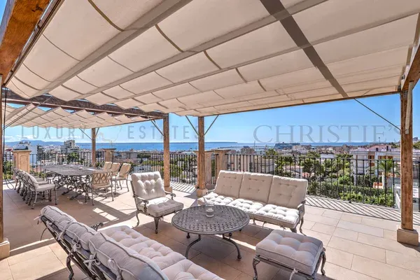 Large luxury penthouse in Palma de Mallorca with panoramic sea view — photo 3