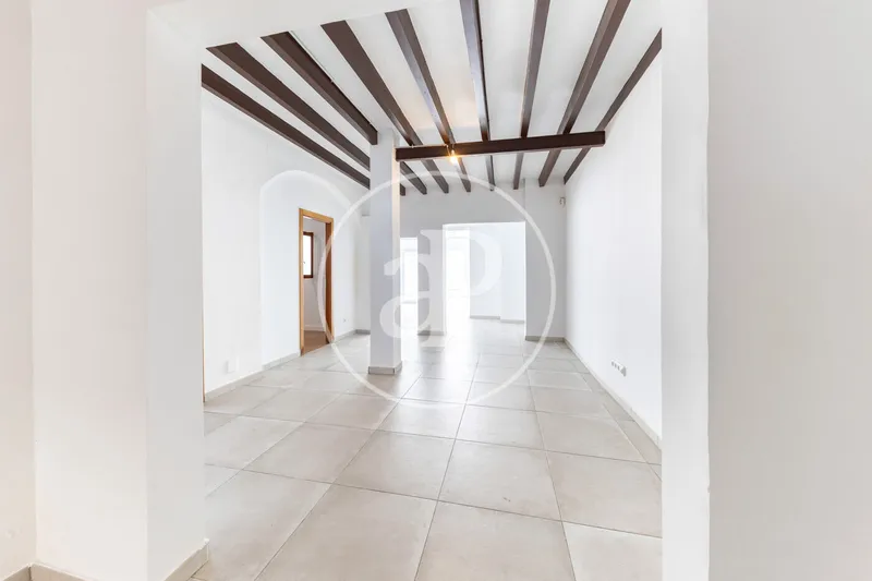 Ground floor apartment for sale with private courtyard in Camp d'en Serralta — photo 4