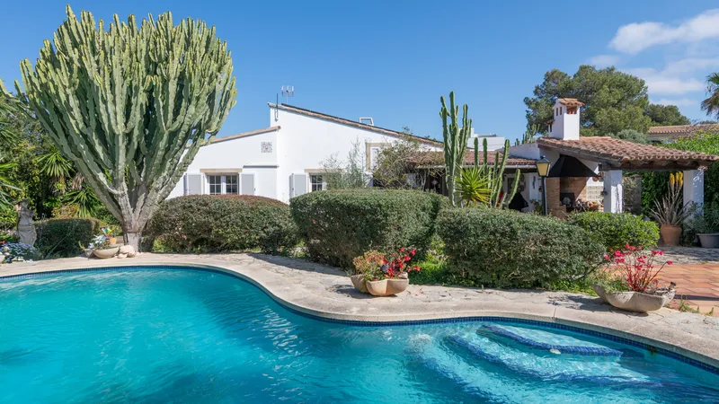 Sold! Charming house for sale in Cala Blava, Bellavista, with a pool and garden — photo 1