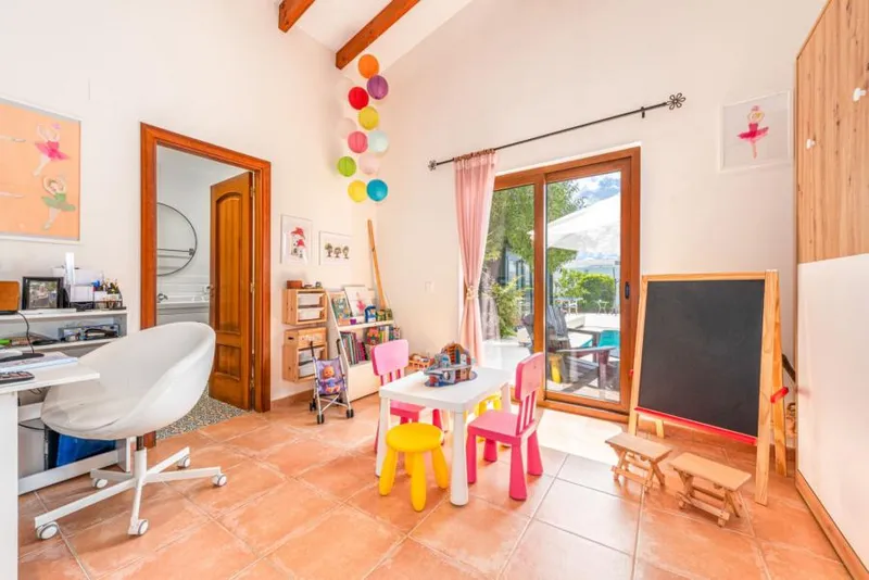 Detached villa with private pool, walking distance to international school, 10-minute drive from Pollensa — photo 7