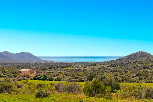 Son Servera , Natural-stone finca with ocean views and 70,000 sqm of land in Son Servera — photo 2