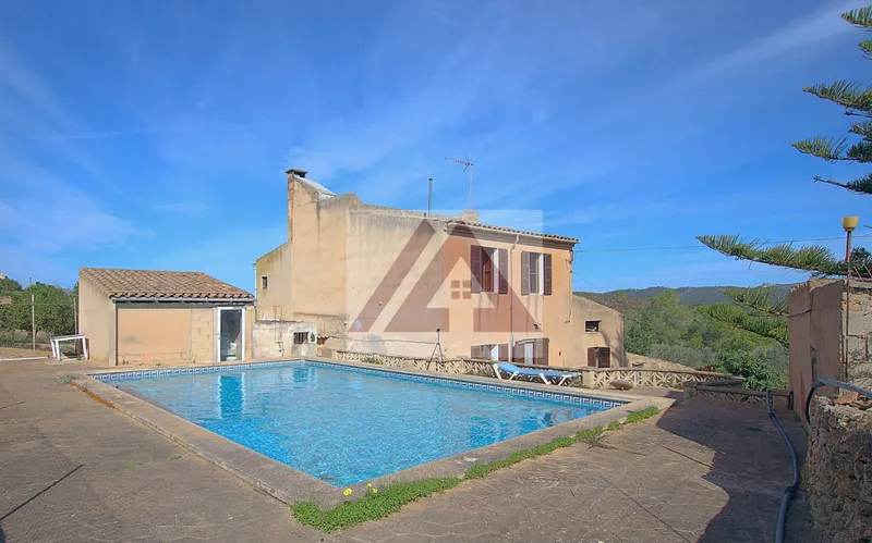 Country house for sale in Portocolom — photo 1