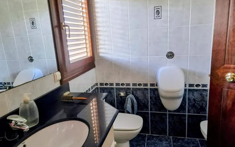 Villa, 1,600 m² plot, 800 m² living space — photo 11
