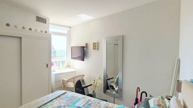 Illetas - Front-line apartment to renovate with sea view — photo 9