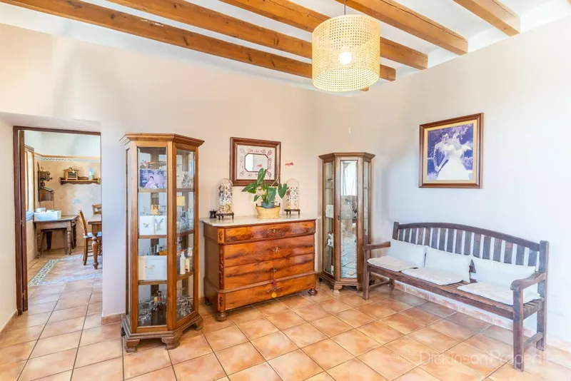 Historic finca with Mallorcan charm, extensive land and great potential — photo 9