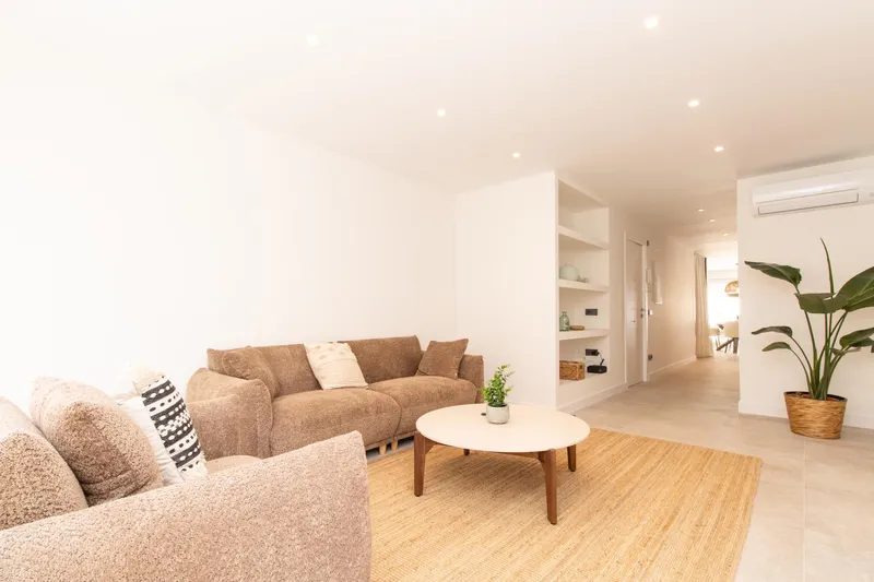 Elegant fully renovated apartment with large terrace in the center of Palma — photo 3