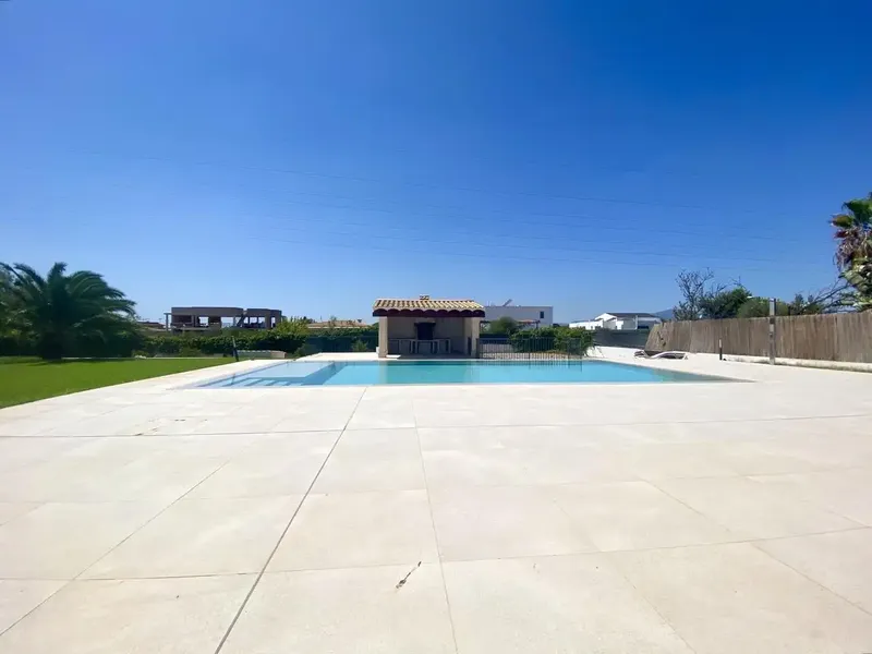 Cherryhouse Invest presents this spectacular high-end villa located in the prestigious private urbanization of Sa Planera, one of the — photo 5