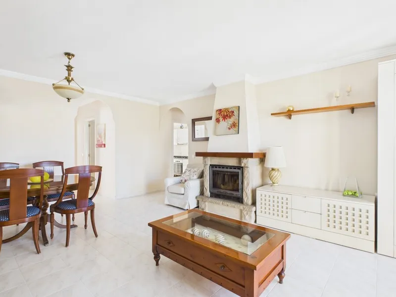 Spacious Three-Bedroom Apartment with Balcony and Communal Pool in Santa Ponsa — photo 6