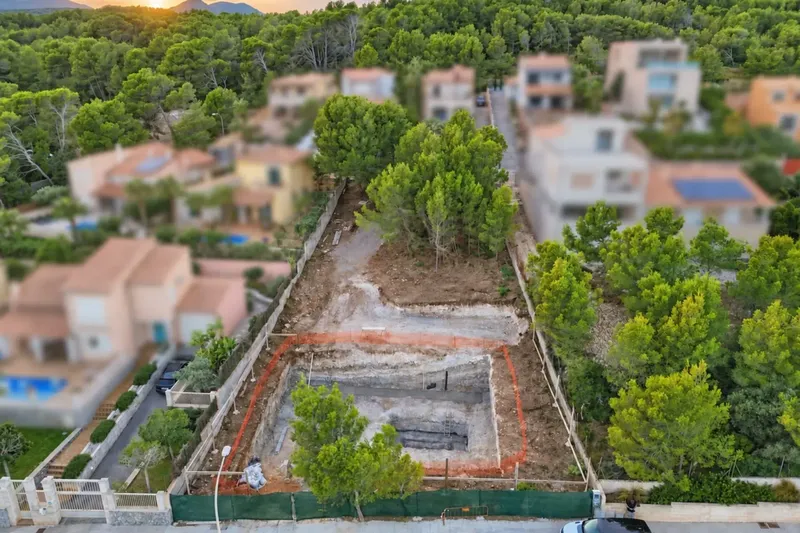 Moderne Neubauvilla mit 5 Schlafzimmern, Indoor- & Outdoor-Pool — photo 2