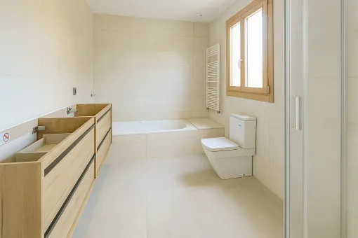 Pollensa, modernized finca with mountain views, pool and rental license, near the old town of Pollensa — photo 9