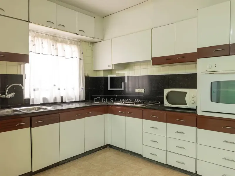 Piso con terraza en venta en Llevant — photo 12