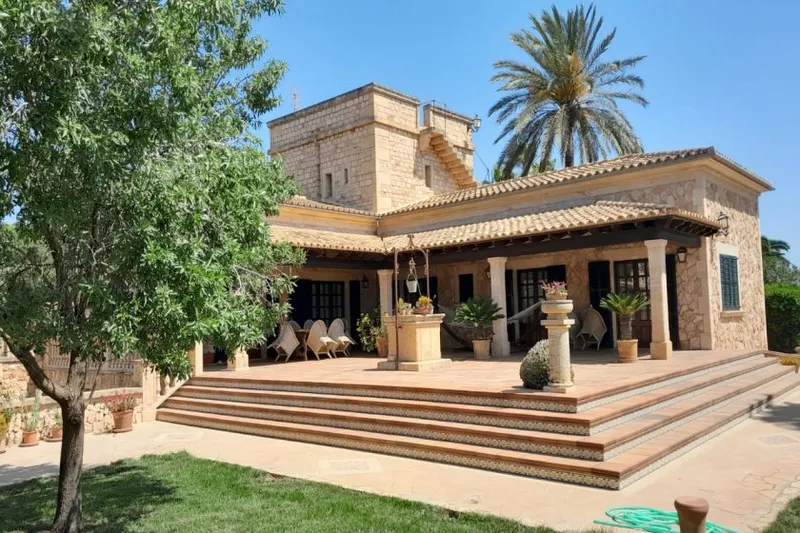Finca with separate apartment, pool and rental license between Colonia and Ses Salines — F 62 CM — photo 1