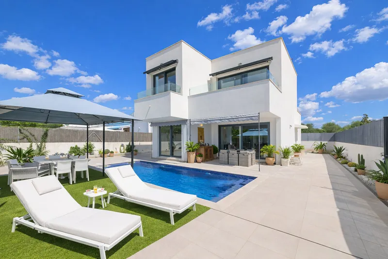 Modern chalet with pool in Son Bielo, S'Estanyol — photo 1