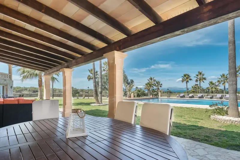 Impressive rustic estate 300 m from the sea, with spectacular views of Alcudia Bay and mountains, with approx. 14,280 m2 of land — photo 11