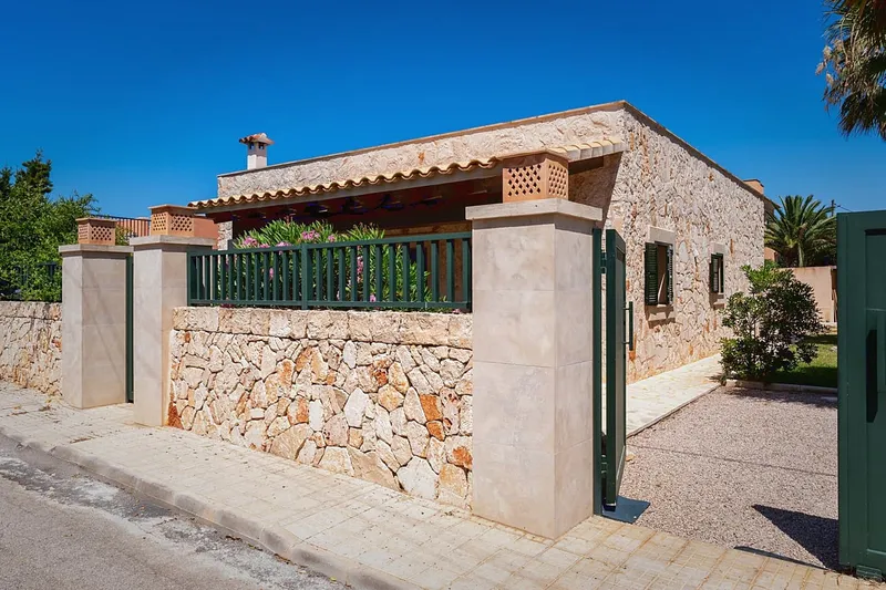 Natural stone chalet in Cap des Moro - with rooftop terrace and sea views — photo 3