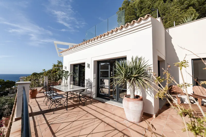 Impressive villa with lots of potential, pool and fantastic sea and harbor views in Port d'Andratx — photo 11