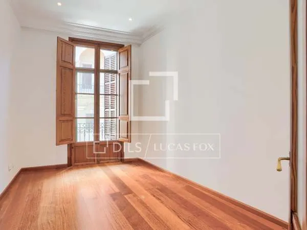 300m² apartment with 41m² terrace for sale in Palma de Mallorca — photo 11