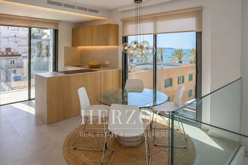 Exclusive new-build penthouse with private pool and sea views in Playa de Palma — photo 6
