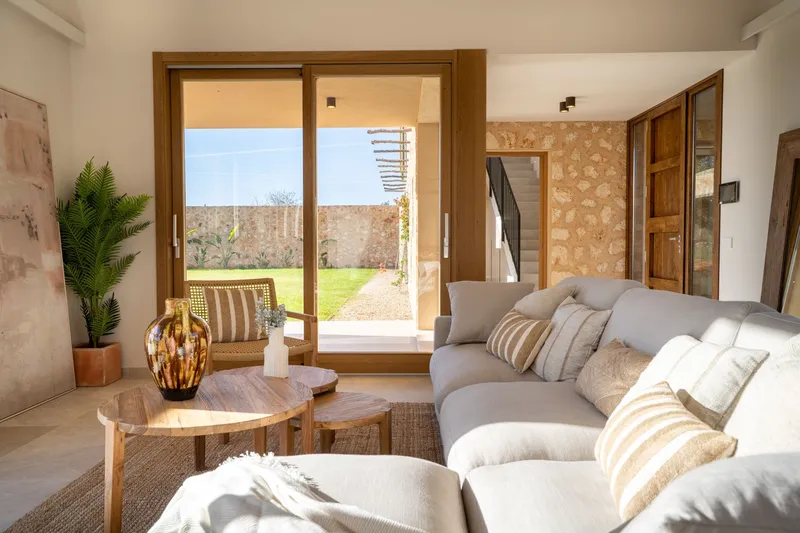 New build finca with modern living concept and Mediterranean facade in Calonge — photo 6