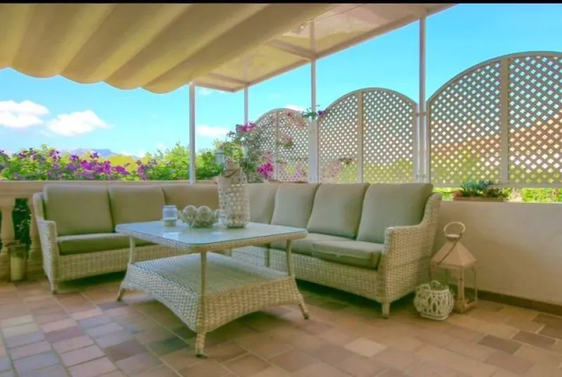 Magnificent villa with pool — photo 11