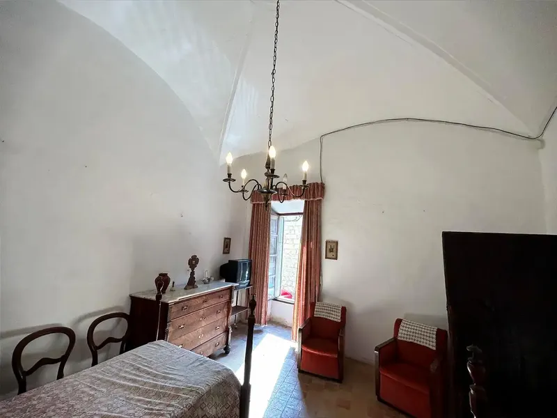 In the heart of Binissalem and just a few meters from the village square we find this spectacular manor house with more than three hundred — photo 8